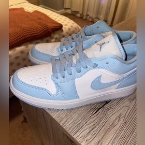 Air Jordan 1 Low 'Ice Blue'